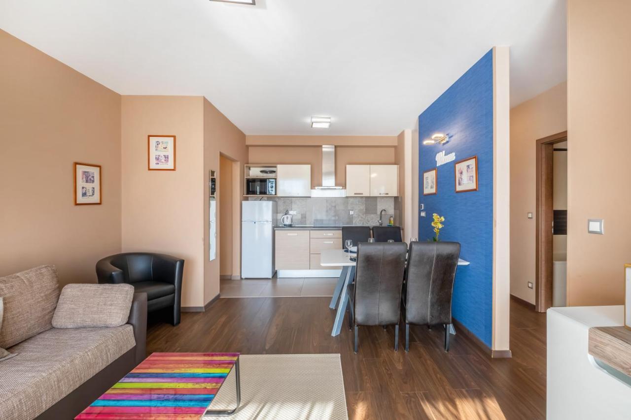 Mf Port Azur Wellness Apartments Siofok Luaran gambar