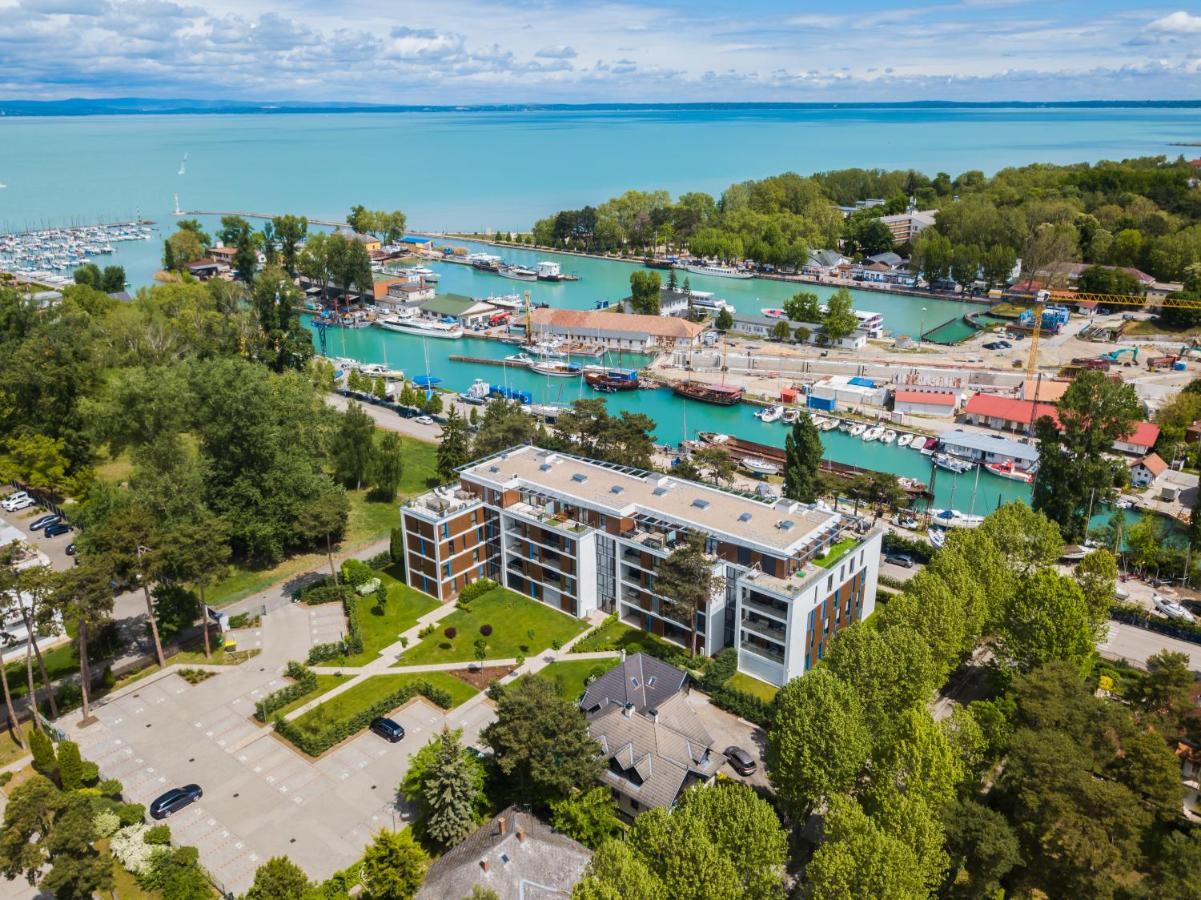 Mf Port Azur Wellness Apartments Siofok Luaran gambar