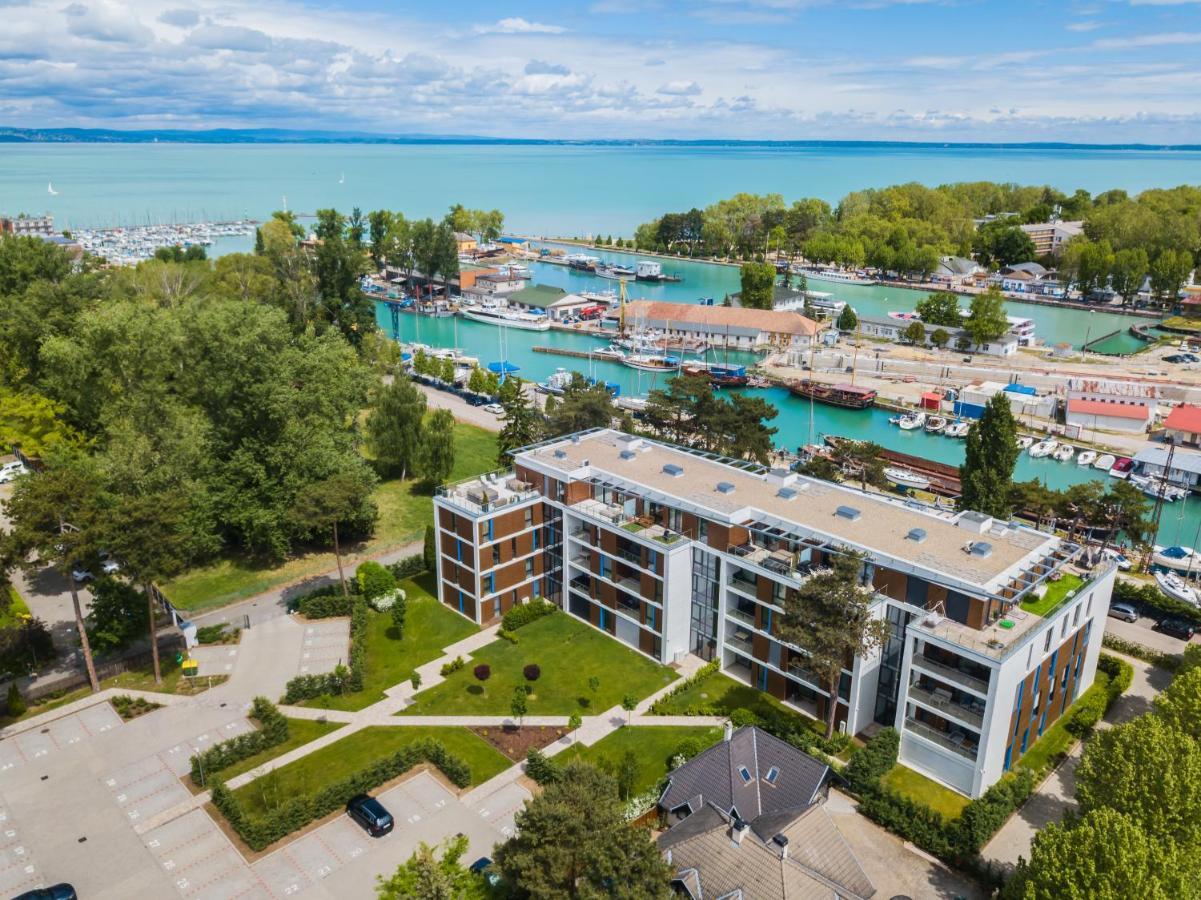 Mf Port Azur Wellness Apartments Siofok Luaran gambar