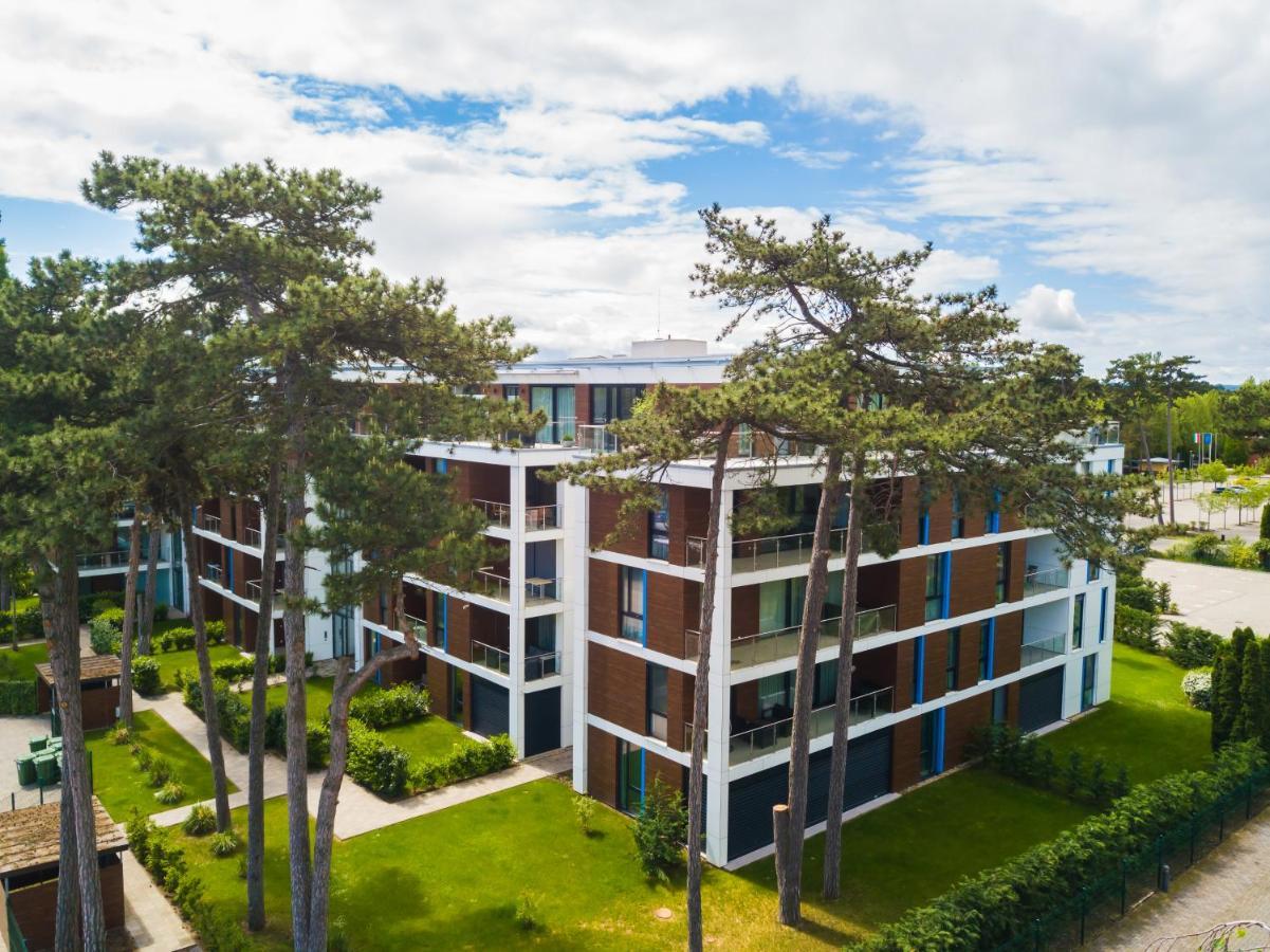Mf Port Azur Wellness Apartments Siofok Luaran gambar