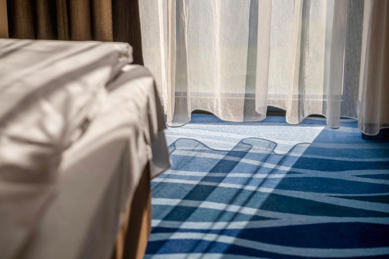 Mf Port Azur Wellness Apartments Siofok Luaran gambar
