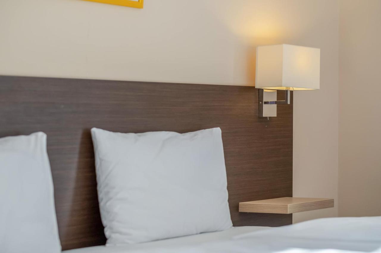 Mf Port Azur Wellness Apartments Siofok Luaran gambar