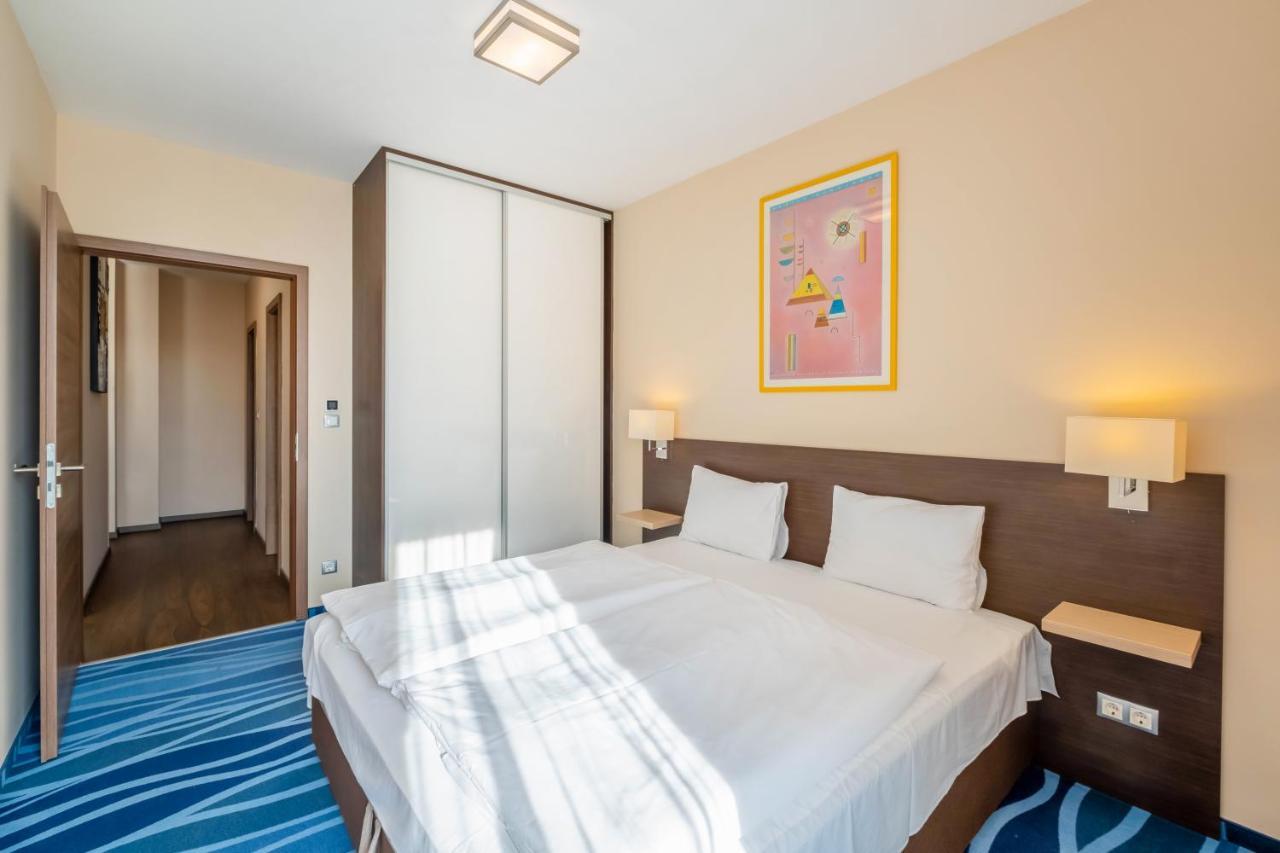 Mf Port Azur Wellness Apartments Siofok Luaran gambar