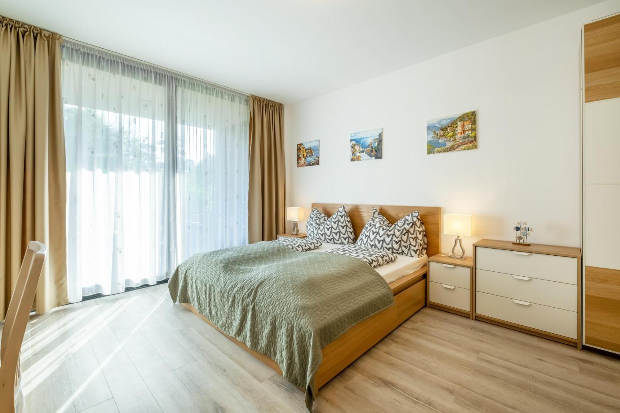 Mf Port Azur Wellness Apartments Siofok Luaran gambar
